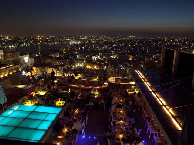 A Taste of Istanbul's Nightlife: Top Bars, Clubs, and Rooftop Lounges